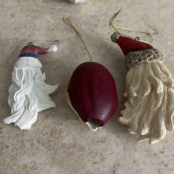 Lot of 5 Vintage Christmas Santa Ornaments Resin Ceramic - Picture 7 of 9